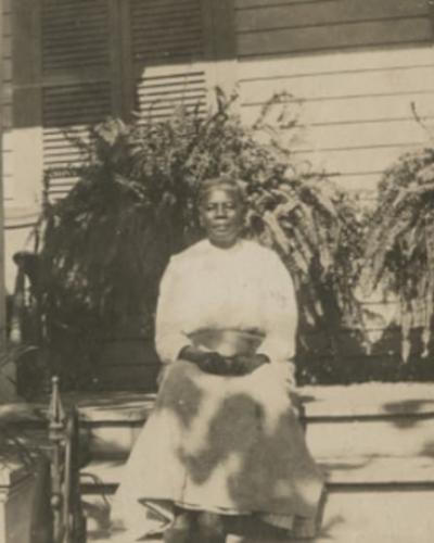 Online photo collection documents African-American life